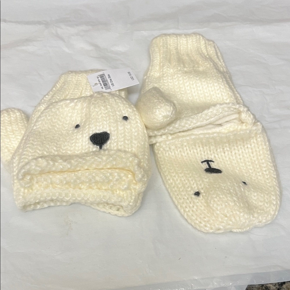 American Eagle Outfitters Cream Bear Mittens